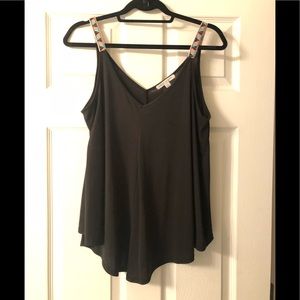 💥Cute flowy tank top💥